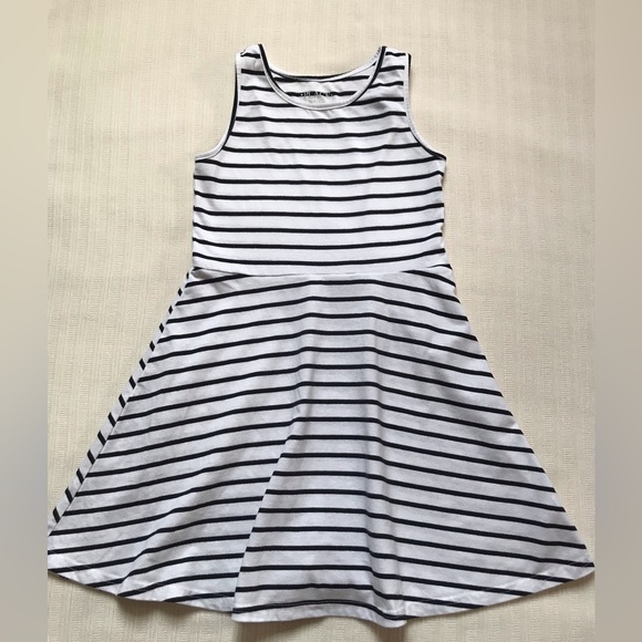 Girl Black and White Stripes Sleeveless Dress Size 5-6 - Picture 4 of 7
